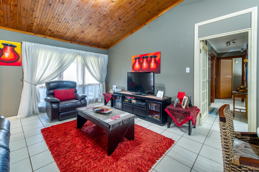 3 Bedroom Property for Sale in Sedgefield Central Western Cape